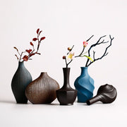 Ceramic vase simulating dry flower vase
